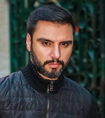 Şarkıcı Alişan sordu:

“Türkiye, düşünce özgürlüğü veya yaşam tarzı olarak hiç bu kadar serbest olmuş mudur?”

Cem Ceminay yorum yaptı;

Düşünemediği için ona öyle geliyordur.!