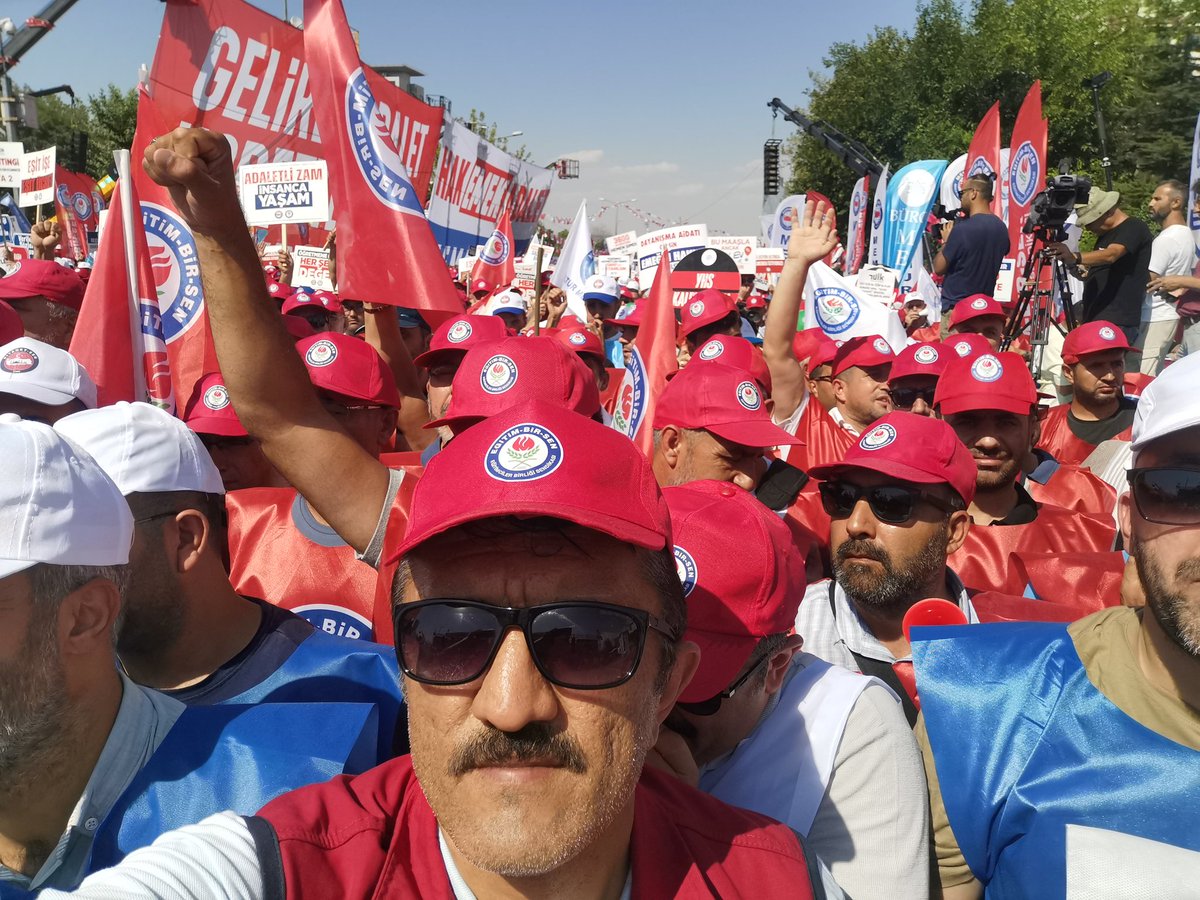 adil_hoca's tweet photo. Memur-Sen Eylemi...
Hak Emek Adalet https://t.co/A9WWXnYfRJ