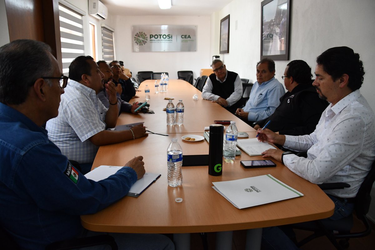 Por indicación del Gobernador Ricardo Gallardo Cardona, la Comisión Estatal del Agua SLP hace recorrido de trabajo con Conagua; para analizar alternativas de grandes proyectos hídricos que beneficiarán a los habitantes de San Luis Potosí
#PotosíSinLímites #RicardoGallardo