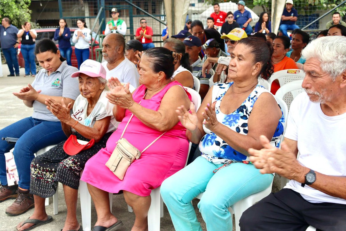 En Los Sauces ya huele a bienestar. 💧 Agua potable, alcantarillado y calles seguras pronto serán realidad con $4.5M de inversión. 🚧 Gracias a cada vecino por confiar. Avanzamos con esperanza y compromiso 🙌 #Urdaneta