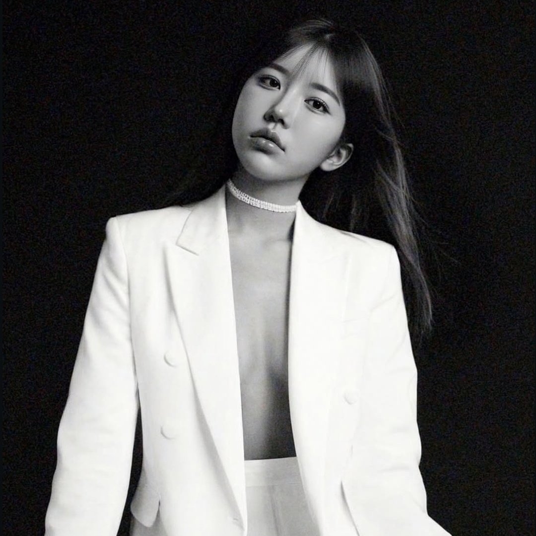 @/Jiwoo_HwaHwa updated: 

Yeaaaah!!! ✨👑✨

#NoweProfilowe