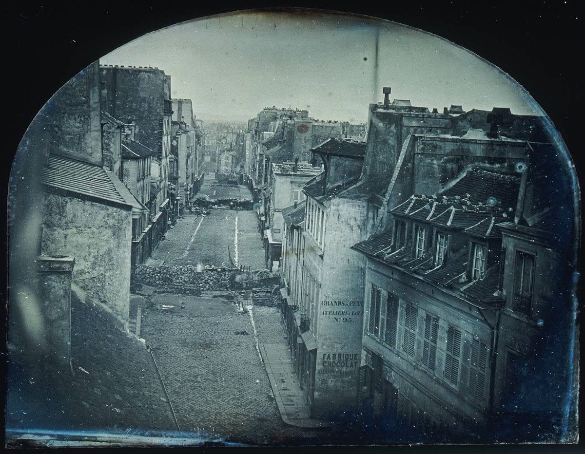Fotografía de las barricadas en París durante las revueltas de junio de 1848.