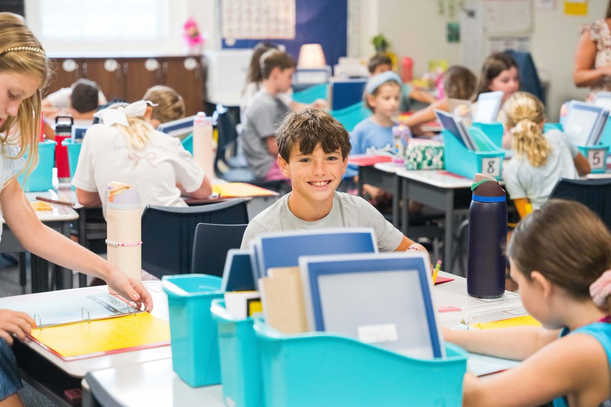 hpisdschools's tweet image. The first week was a success! Now let’s make week two even better. Wishing all our students and staff a fantastic week ahead. 📚 #HPISD