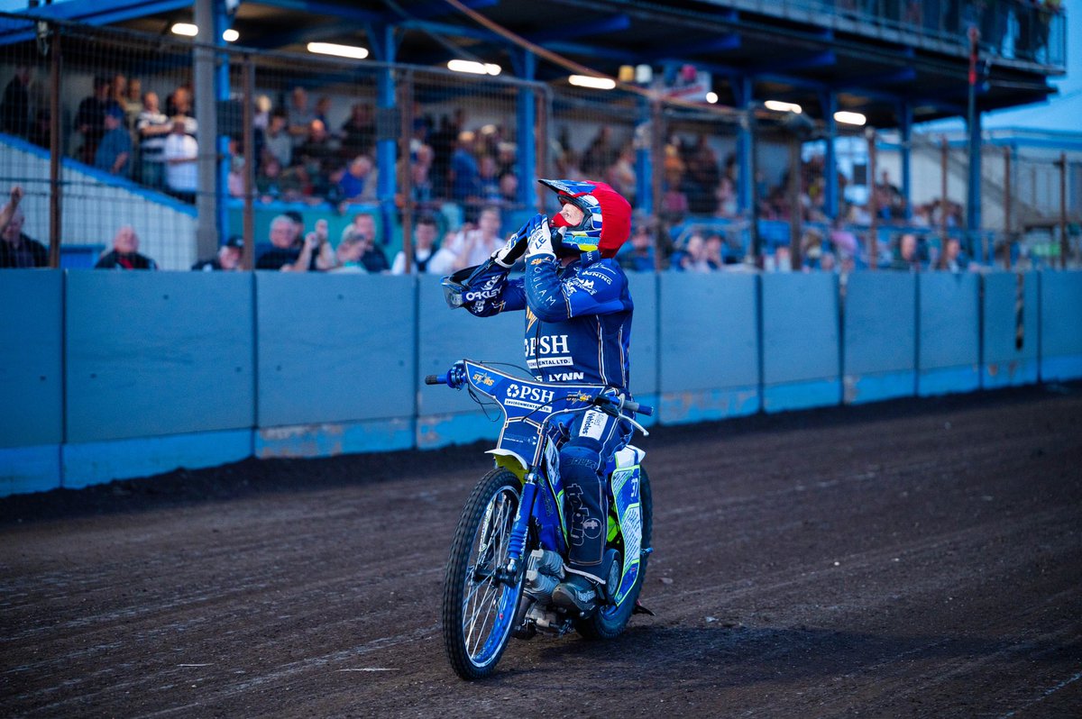 🏁✔️

Powerhouse performance 😘

14 race wins on the night with Bomber firing in a perfect five out of five! 💣💯

📈 𝗥𝗘𝗦𝗨𝗟𝗧: 💫 63 🆚 27 ⛪️

📸 Ian Burt | #KLYOXF | #OurStars⭐️