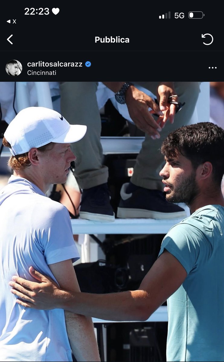 2 pics out of 3 for Jannik 😭😭😭😭