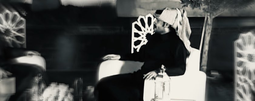 أنتِ في وجهي من الحرمان والفرقى
ومن كل حزن بحياتك أنتِ في وجهي

لاتستضيقين جعل الضيق .. مايبقى
لا عاد اشوف الحزن في وجهك انتبهي
#راكان_بن_ملهي