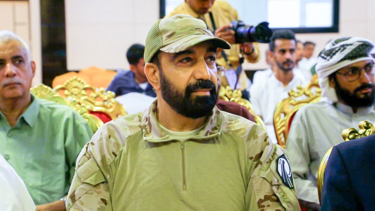 تواصلت معه للتو #موجود في مقر عمله بالمكلا ولا صحة لما #يشاع عن مغادرته.
اتحدث عن العميد #البطل صالح بن الشيخ ابوبكر (ابوعلي #الحضرمي.)..