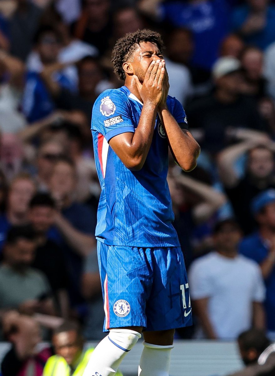 MitchRog94's tweet photo. There’s been a lot of criticism over Andrey Santos and his cameo on the weekend against Palace, let’s not get ahead of ourselves. He needed to come on a lot earlier in the game, A big chance missed in the dying moments. what would have happened if he came on 10 minutes earlier? https://t.co/bcOwdLN62z