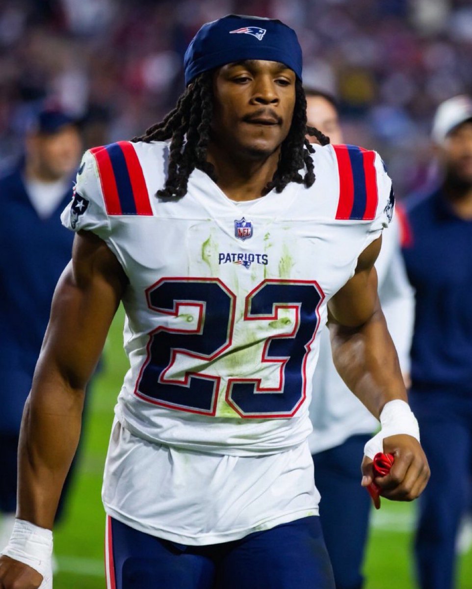 JPAFootball (@jasrifootball) on Twitter photo π§π₯ππ‘πππ‘π: #Patriots S Kyle Dugger is a name to watch as a trade candidate, says <a href="/MySportsUpdate/">Ari Meirov</a>
Dugger just signed a 4-year $58M extension, but has been playing late into preseason games and running with the 2nd team defense under the new regime. π§π₯ππ‘πππ‘π: #Patriots S Kyle Dugger is a name to watch as a trade candidate, says <a href="/MySportsUpdate/">Ari Meirov</a>
Dugger just signed a 4-year $58M extension, but has been playing late into preseason games and running with the 2nd team defense under the new regime.