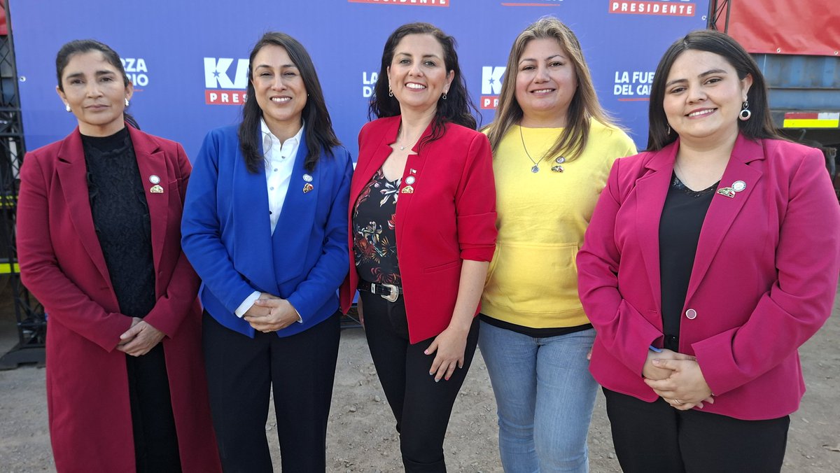 Partido Social Cristiano (@psc_cristiano) on Twitter photo Nuestras diputadas <a href="/FrancescaD20Dip/">FRANCESCA MUÑOZ 🆘 🇨🇱 DIPUTADA DISTRITO 20</a>, <a href="/DipSaraConcha/">SARA CONCHA SMITH</a> y <a href="/diputada_yovana/">Yovana Ahumada Diputada 🇨🇱</a>, junto a <a href="/Judith_Marinm/">Judith Marín Morales</a>, Secretaria Nacional del PSC, <a href="/DuzankaF/">Duzanka Flores</a> Core de Antofagasta, y <a href="/GustavoTorresCL/">Gustavo Torres</a> parte del comando de <a href="/joseantoniokast/">José Antonio Kast Rist 👍🇨🇱</a>, participaron en el lanzamiento de la inscripción de su candidatura Nuestras diputadas <a href="/FrancescaD20Dip/">FRANCESCA MUÑOZ 🆘 🇨🇱 DIPUTADA DISTRITO 20</a>, <a href="/DipSaraConcha/">SARA CONCHA SMITH</a> y <a href="/diputada_yovana/">Yovana Ahumada Diputada 🇨🇱</a>, junto a <a href="/Judith_Marinm/">Judith Marín Morales</a>, Secretaria Nacional del PSC, <a href="/DuzankaF/">Duzanka Flores</a> Core de Antofagasta, y <a href="/GustavoTorresCL/">Gustavo Torres</a> parte del comando de <a href="/joseantoniokast/">José Antonio Kast Rist 👍🇨🇱</a>, participaron en el lanzamiento de la inscripción de su candidatura