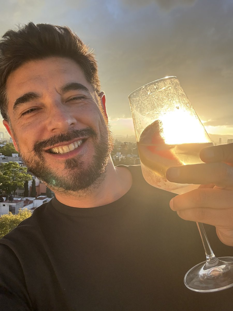 Salud 🥂 a celebrar los 50