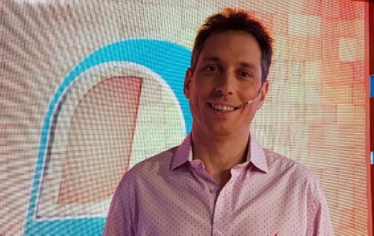 Radio Continental AM 590 (@continental590) on Twitter photo AHORA #PulsoContinental
@RojoDamian, periodista de Espectáculos , en diálogo con <a href="/edserenellini/">Eduardo Serenellini</a>
continental.com.ar AHORA #PulsoContinental
@RojoDamian, periodista de Espectáculos , en diálogo con <a href="/edserenellini/">Eduardo Serenellini</a>
continental.com.ar