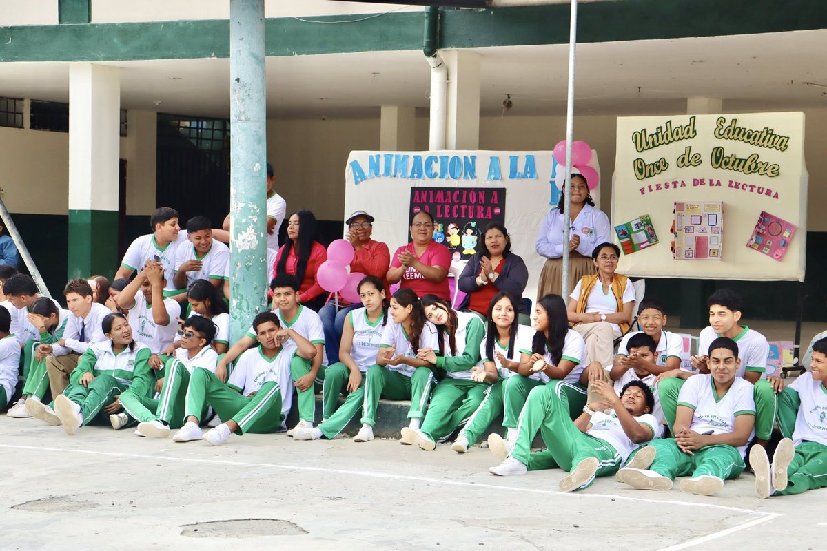 Leer y escuchar música nos abre el alma. 🎶📚 con nuestra Escuela Municipal de Música, fuimos parte de Yo Leo en la U.E. 11 de Octubre. Gracias al <a href="/Educacion_Ec/">Ministerio de Educación, Deporte y Cultura</a> por sembrar amor por la lectura y la cultura en nuestros niños y jóvenes. ✨#Urdaneta