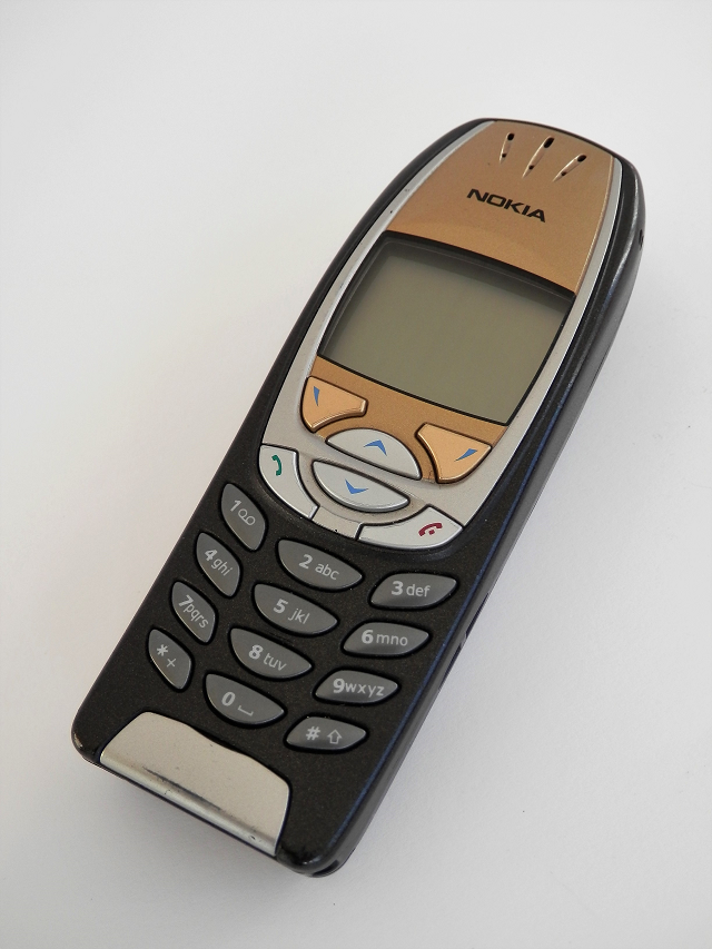 The last two nights I've dreamt that I had switched back to my old @Nokia 6310i. It was a great phone, but all I ask is that I dream about something else tonight, please?