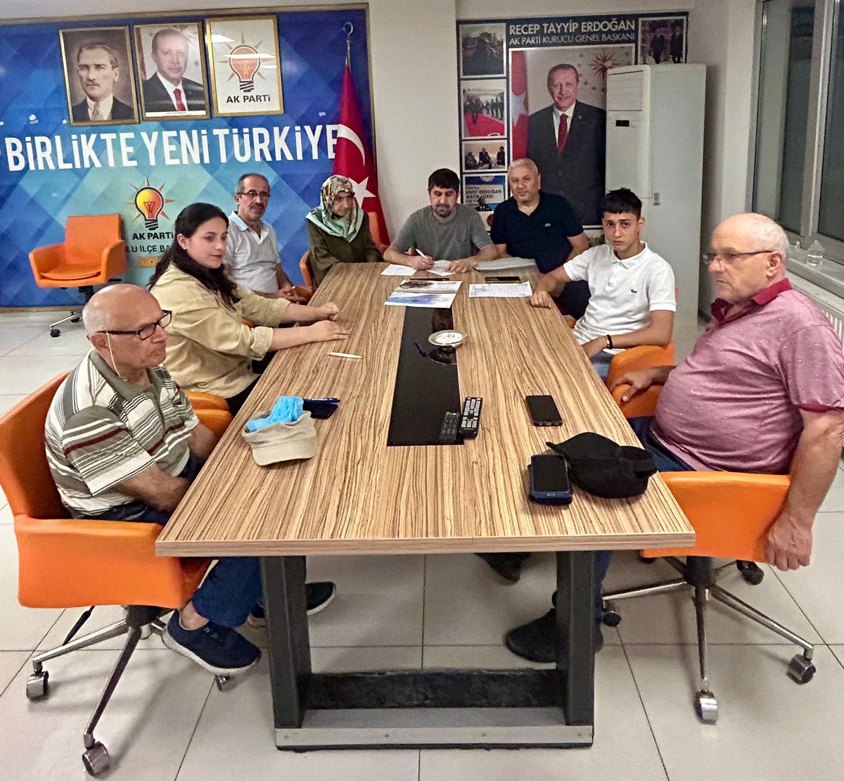 📍Her Mahallesiyle Beyoğlu 

Yahya Kahya Mahalle Yönetim Kurulu Toplantımızı; Mahalle Başkanımız Adem Aydoğdu  öncülüğünde, Bölge Koordinatörümüz Yusuf Köse’nin katılımıyla gerçekleştirdik. Hayırlara vesile olsun.

#AKPartiBeyoglu
#AKPartiİstanbul