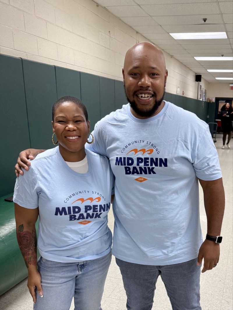 Mid_Penn_Bank's tweet photo. #TeamMPB served lunch and smiles at the 16th annual JT Elite Basketball Camp in Philadelphia. This program provides young athletes a week filled with great training, memories and mentorship. #CommunityBanking #CommunityStrong https://t.co/0VKFRsLO6I