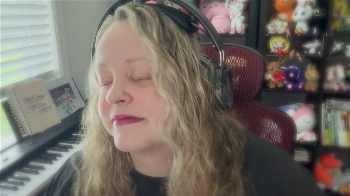 How is your Monday going? Can I interest you in making it even BETTER with some MUSIC?!? You'll want to hear THIS winning song TONIGHT at 9pm EST US on my "Caroline Makes Music LIVE" YT ch. - youtu.be/qFeRVHTST3Y
Can't wait to see you there!