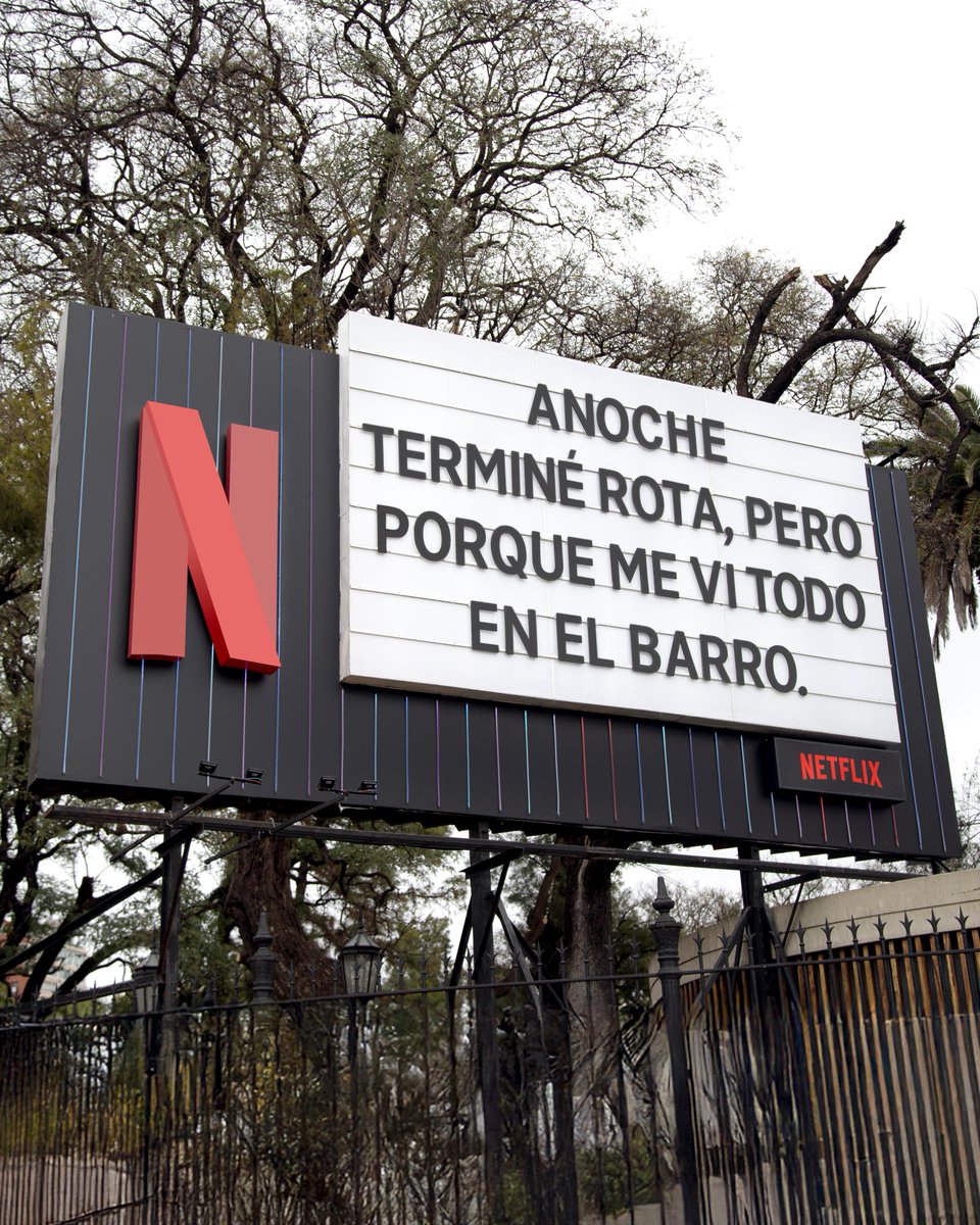 Solo apreté pausa cuando entró mi vieja al living.