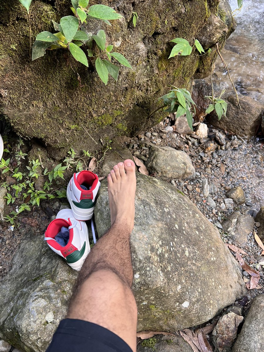 MasterJassonpw's tweet photo. Clean them, dirty after nature walk

#man #feet #Findom #CashMaster https://t.co/aRxE3k30q2