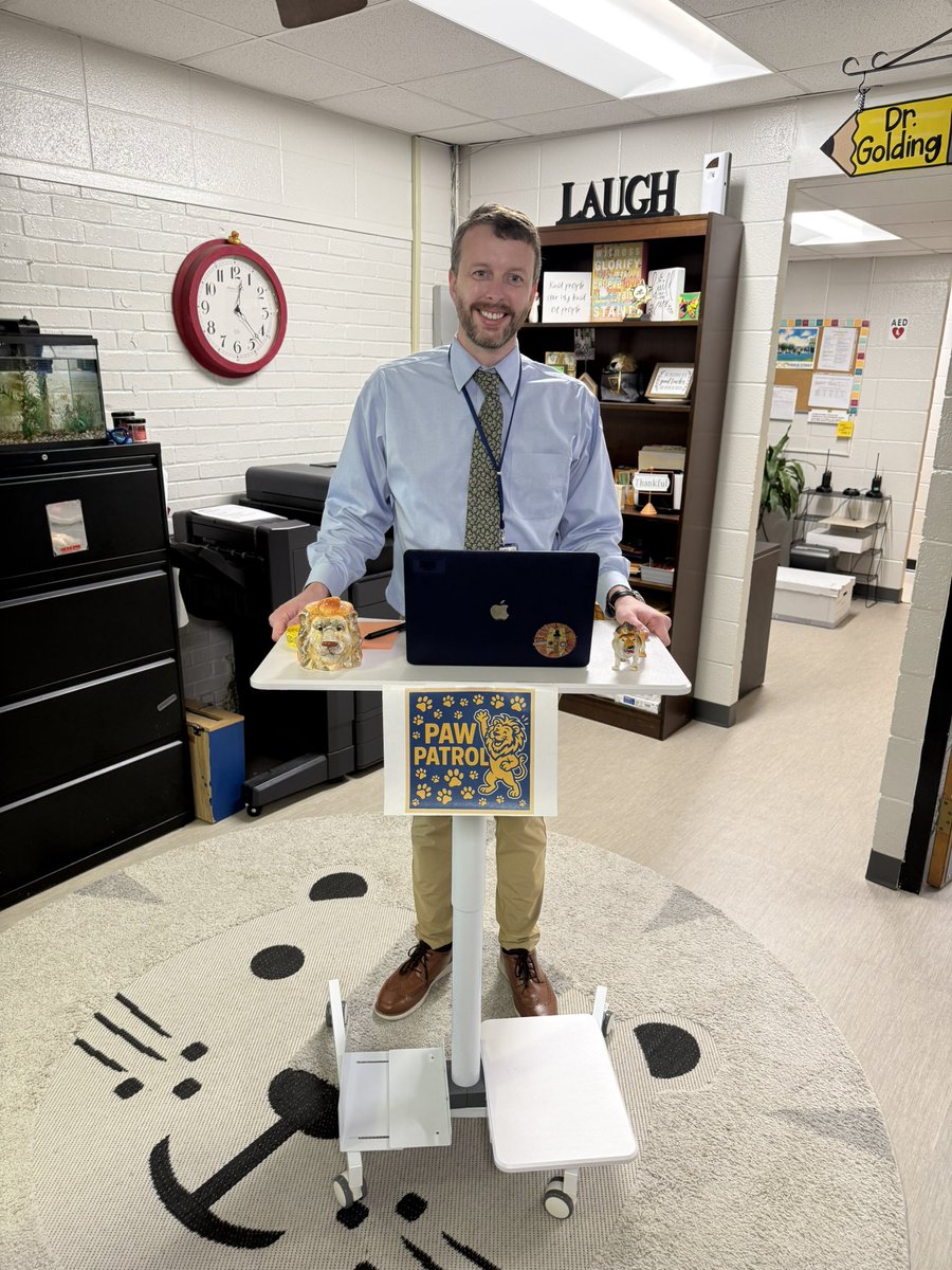The PAW Patrol has been moving through the Pierce Street Elementary School hallways. #PawPatrol