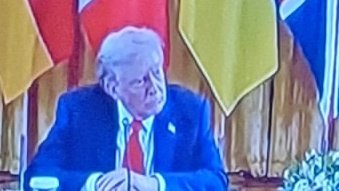 achtvierzig's tweet photo. Nächtliche Tagung in Washington
Ist unterbrochen worden. TRUMP
RUFT PUTIN AN !!!??? https://t.co/5Wd3n5Zg9t