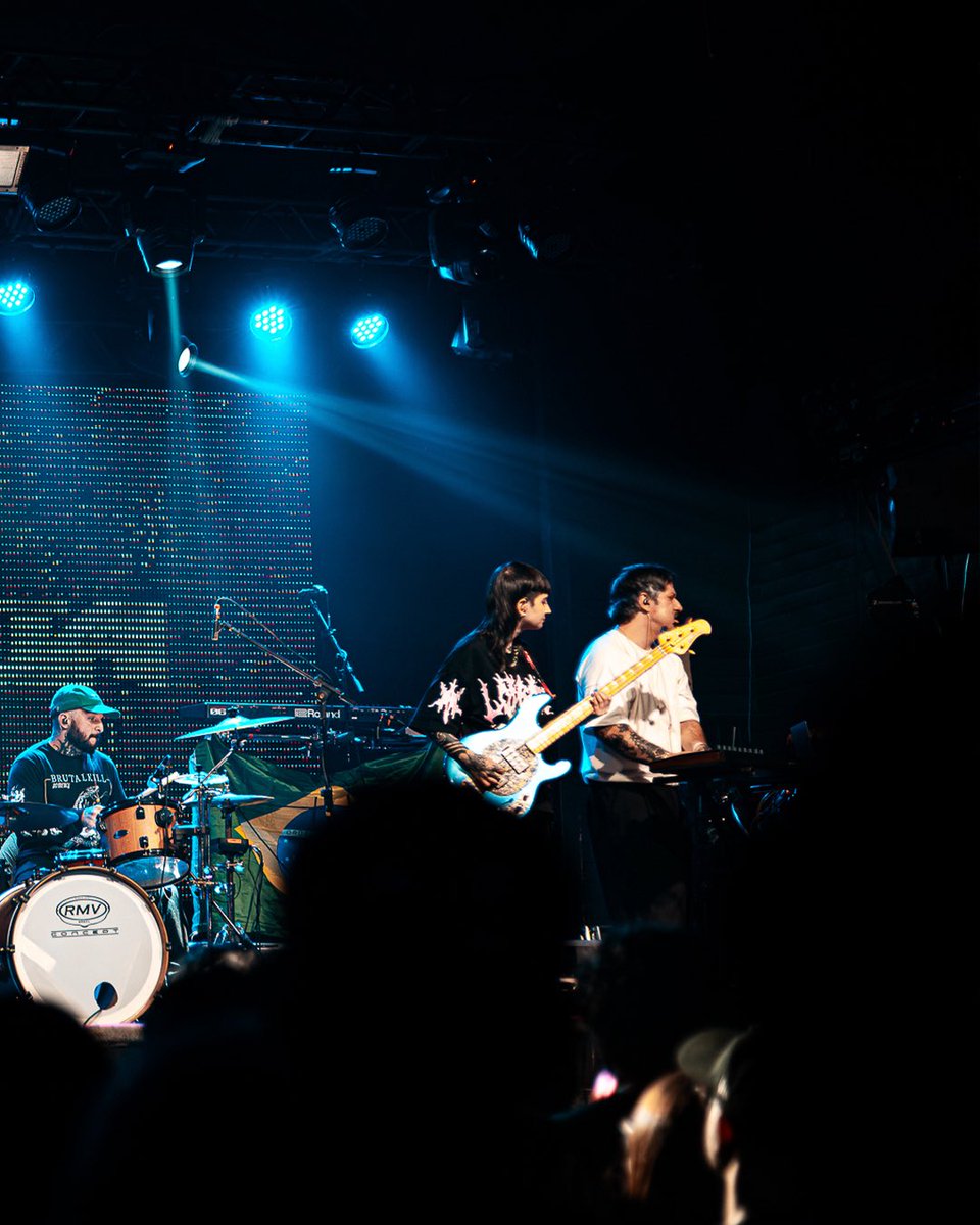 Ontem o sonho se tornou real. <a href="/cariocaclub/">Carioca Club</a> lotado pra ver a abertura do <a href="/TDWPband/">The Devil Wears Prada</a> e vocês cantando junto com a gente. Doido, tá?!

Graças a vocês, <a href="/Liberationmc/">liberationmc</a> e nossa equipe o dia 17/08 vai ficar pra história ❤️ 

📸 <a href="/lucasPiruka/">📸 ⚡</a>