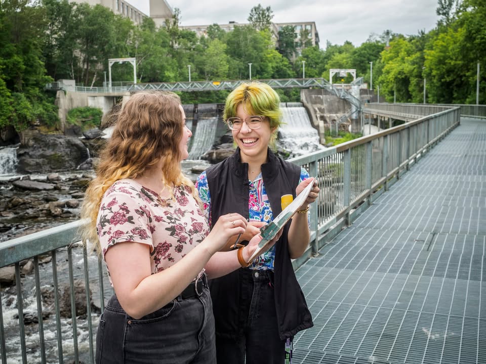 ATELIER DE CRÉATION EN PLEIN AIR
De la passerelle au musée - Vous cherchez une activité ORIGINALE à faire cette semaine à Sherbrooke? Vous avez trouvé! Joignez-vous à cet exercice inusité d’observation et de croquis, inspiré d'une œuvre de THÉRÈSE LECOMTE mardi 19 août dès 14h00!