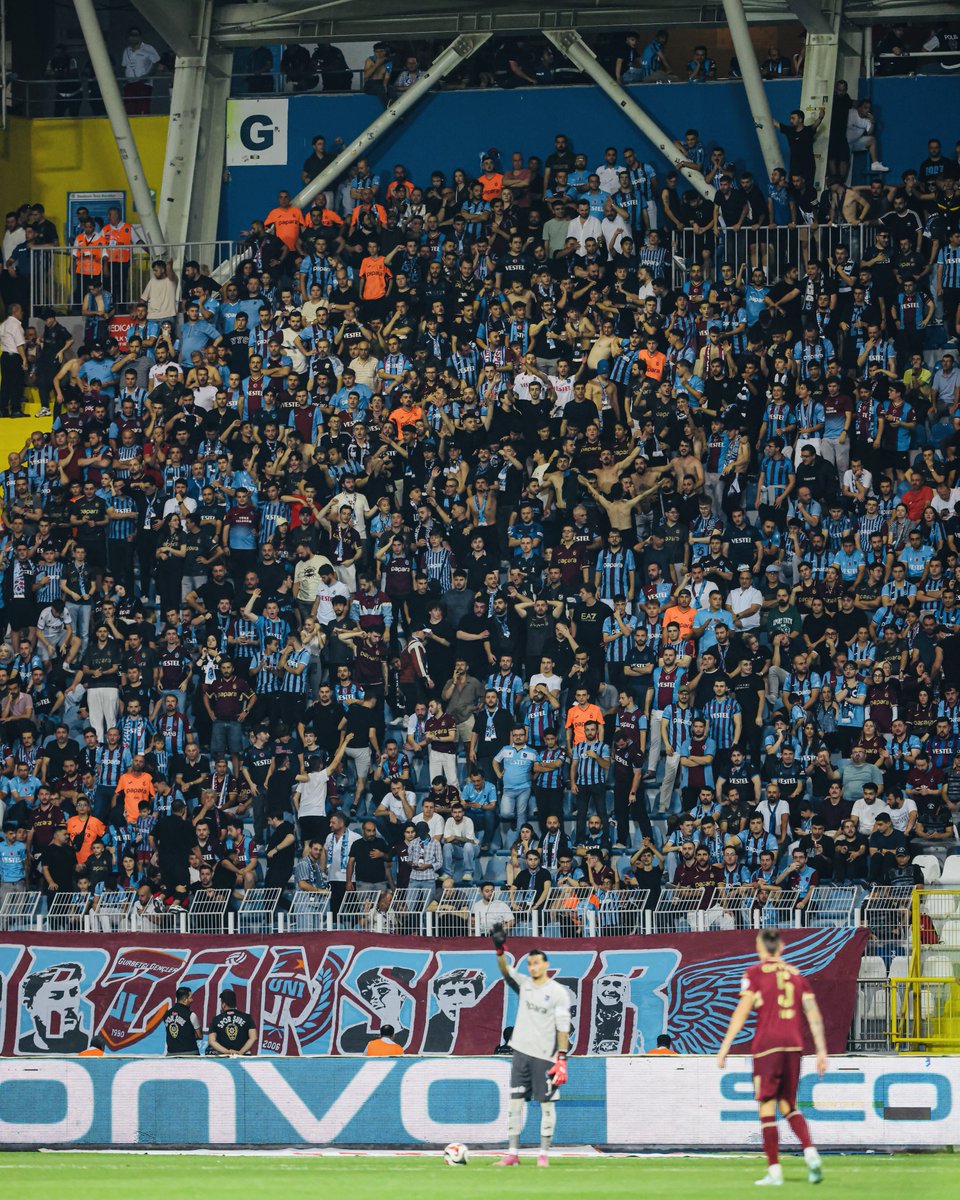 Yürek dersen dön arkana bak <a href="/Trabzonspor/">Trabzonspor</a> 

#YolumuzTrabzonspor
