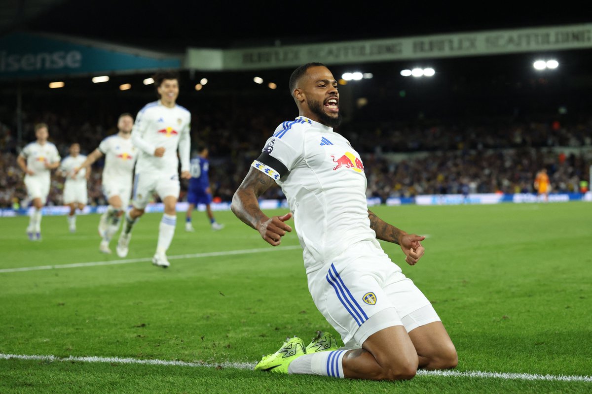 🤯 Leeds United are the first Championship title holders to win their opening game back in the Premier League for SEVENTEEN years!

✅ 2025: Leeds 1-0 Everton 
⏸️ 2024: Leicester 1-1 Spurs
❌ 2023: Burnley 0-3 Man City
⏸️ 2022: Fulham 2-2 Liverpool
❌ 2021: Norwich 0-3 Liverpool