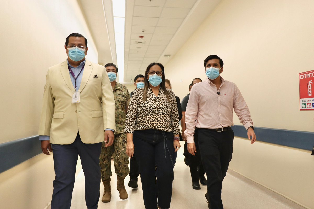 zaidarovira's tweet photo. ¡Nuestra prioridad siempre será la ciudadanía!
Por eso mantenemos una presencia constante en los hospitales.
En el Hospital de Monte Sinaí verificamos la calidad de la atención, el abastecimiento de medicinas y el estado de la infraestructura, para garantizar un servicio digno a la ciudadanía
.
@DanielNoboaOk 
@MinGobiernoEc
