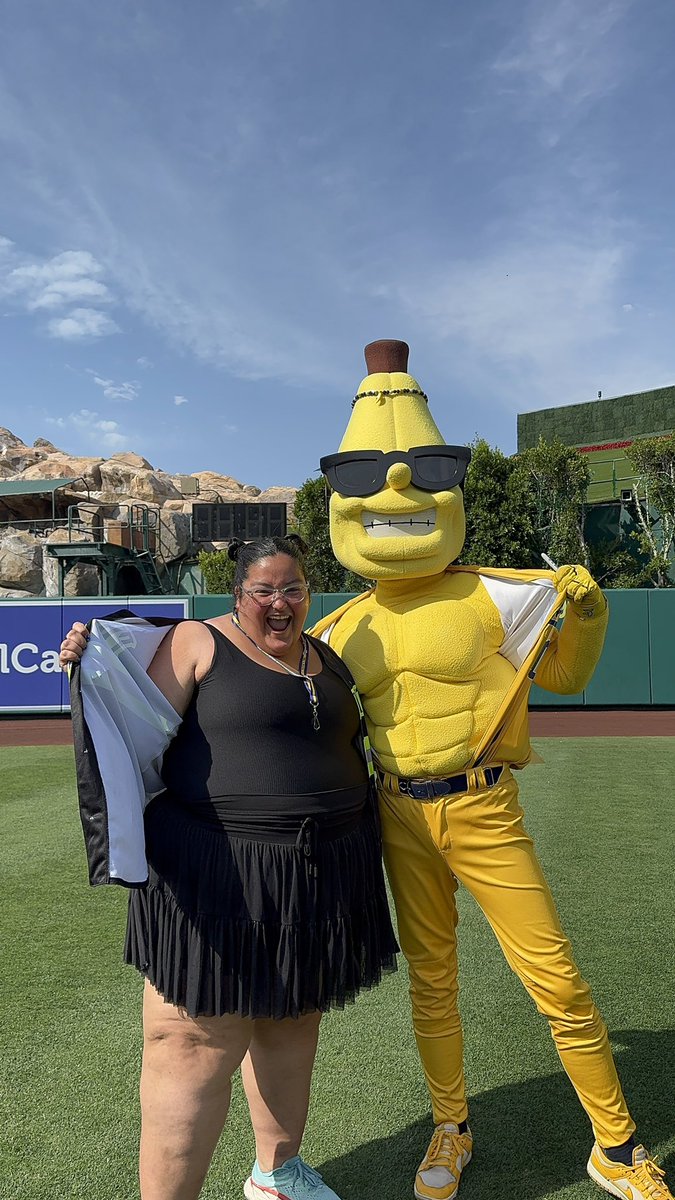 see u this weekend bestie! <a href="/kingofpotassium/">Split</a> lmk if you want any goodies from disney or bucees!!!