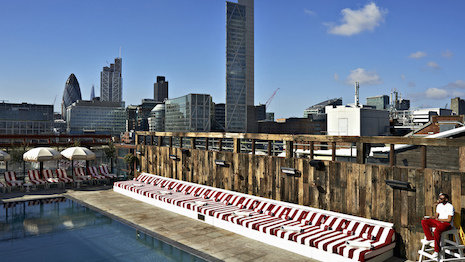 Luxury Daily tweet media