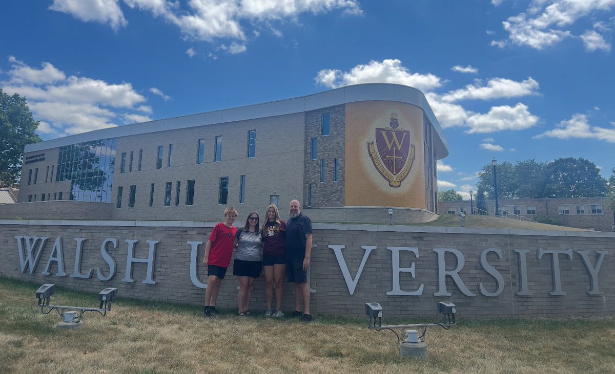 Lauren Fayne tweet media