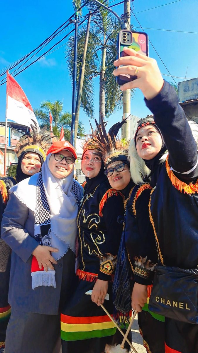 Momentum HUT RI adalah momentum untuk meningkatkan spirit kebersamaan tentang Kemerdekaan, arti kemerdekaan dan bagaimana mempertahankan kemerdekaan
#HUTRI80