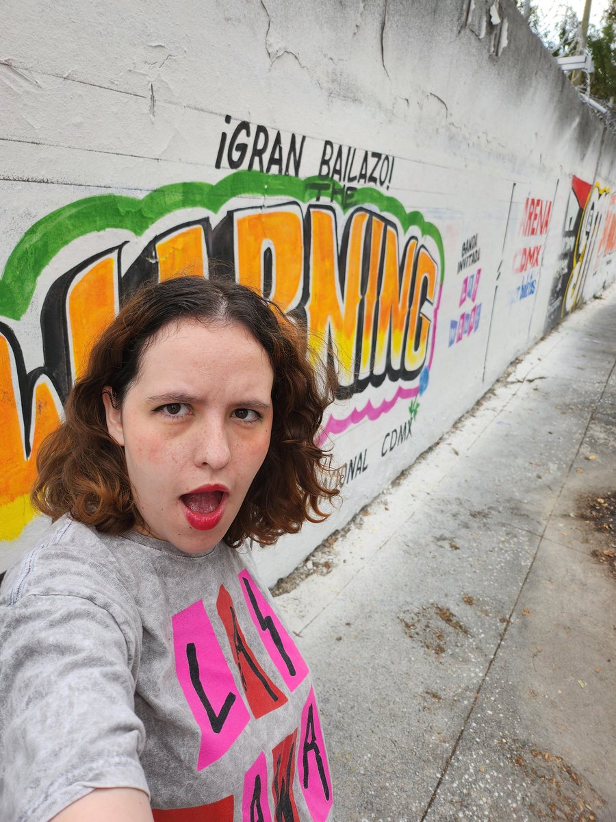 solecitoreid's tweet photo. #thewarninglivecdmx mis chikitas https://t.co/KSsA6LRup8