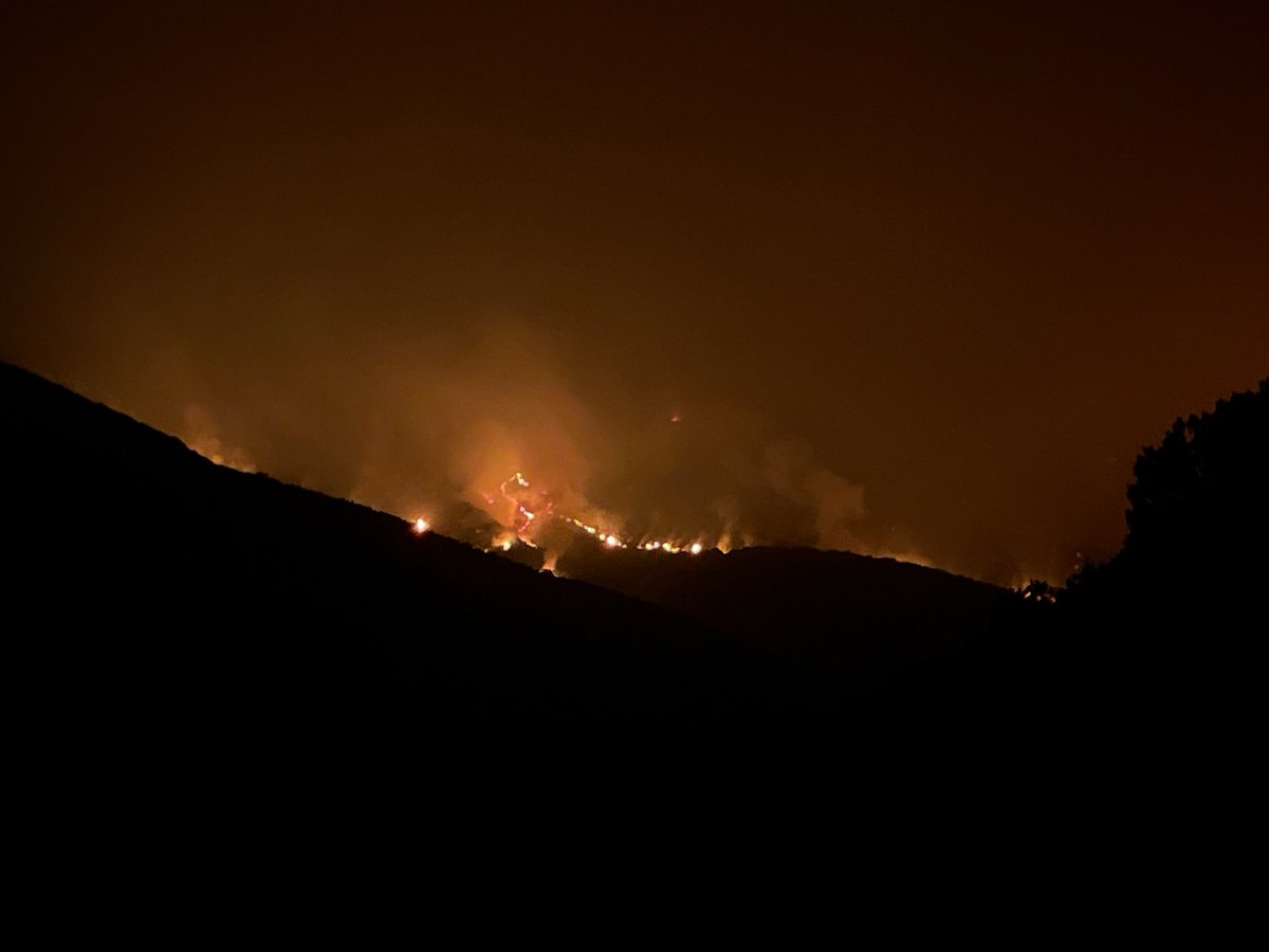 METEOSALAMANCA (@meteoyayi) on Twitter photo #ULTIMAHORA
😢 MALAS NOTICIAS! El incendio forestal de #IFJarilla acaba de entrar en la provincia de Salamanca! En peligro la sierra de Béjar en estos momentos! Una auténtica pesadilla!
Imagen de <a href="/jerte1974/">Manuel Pérez</a> #ULTIMAHORA
😢 MALAS NOTICIAS! El incendio forestal de #IFJarilla acaba de entrar en la provincia de Salamanca! En peligro la sierra de Béjar en estos momentos! Una auténtica pesadilla!
Imagen de <a href="/jerte1974/">Manuel Pérez</a>