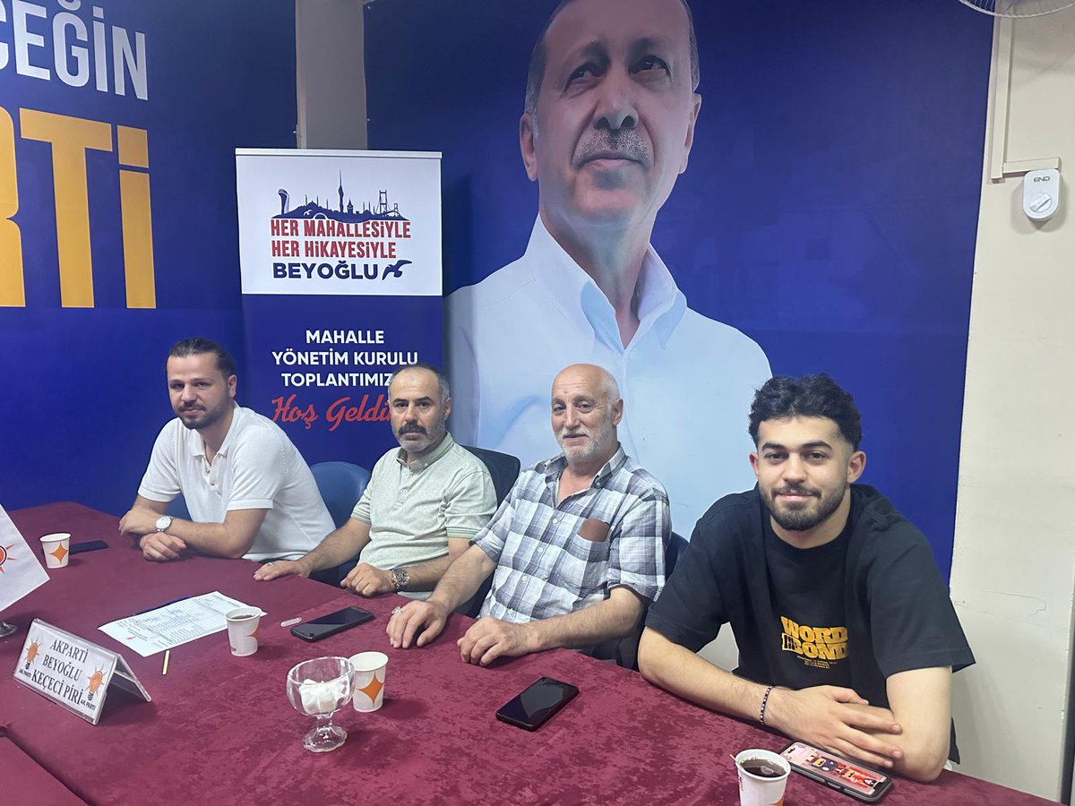 📍Her Mahallesiyle Beyoğlu 

Fetihtepe Mahalle Yönetim Kurulu Toplantımızı; Mahalle Başkanımız Serdal Yağmur öncülüğünde, Bölge Koordinatörümüz Osman Ok ile sorumlu Yönetim Kurulu Üyemiz Muhammed Zaid Baş’ın katılımıyla gerçekleştirdik. Hayırlara vesile olsun.

#AKPartiBeyoglu