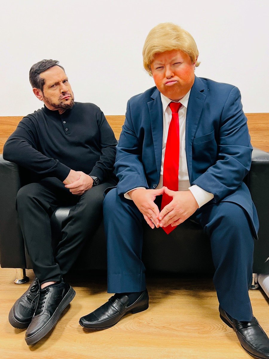 Imagens exclusivas da reunião Donald Trampo e Zé Lensky 

#trump #Zelensky #humor #apraçaénossa