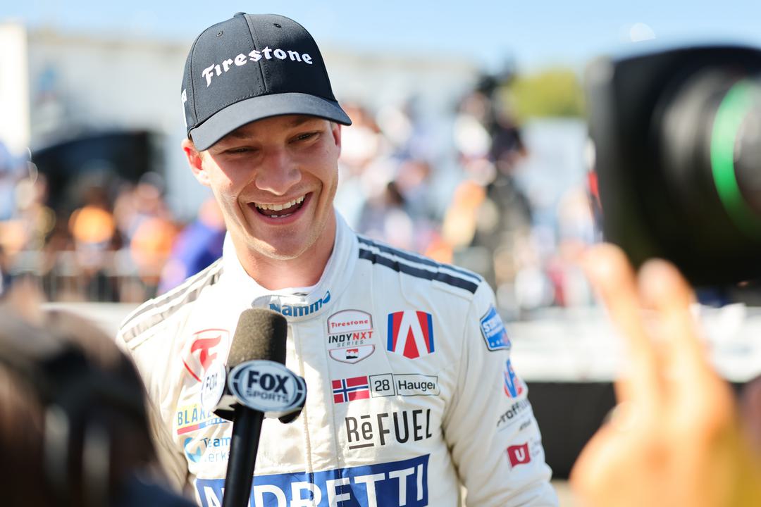 Fórmula 360 (@formula360es) on Twitter photo 🔴RUMOR INDYCAR🔴
Según <a href="/BobbyParsons07/">Bobby Parsons</a>, Hauger entraría en el equipo Juncos como cesión del equipo Andretti tras una gran temporada del piloto en INDYNXT
La idea sería mantenerlo en el JHR hasta la salida de Ericsson por fin de contrato en 2026
No hay nada oficial aún 🔴RUMOR INDYCAR🔴
Según <a href="/BobbyParsons07/">Bobby Parsons</a>, Hauger entraría en el equipo Juncos como cesión del equipo Andretti tras una gran temporada del piloto en INDYNXT
La idea sería mantenerlo en el JHR hasta la salida de Ericsson por fin de contrato en 2026
No hay nada oficial aún