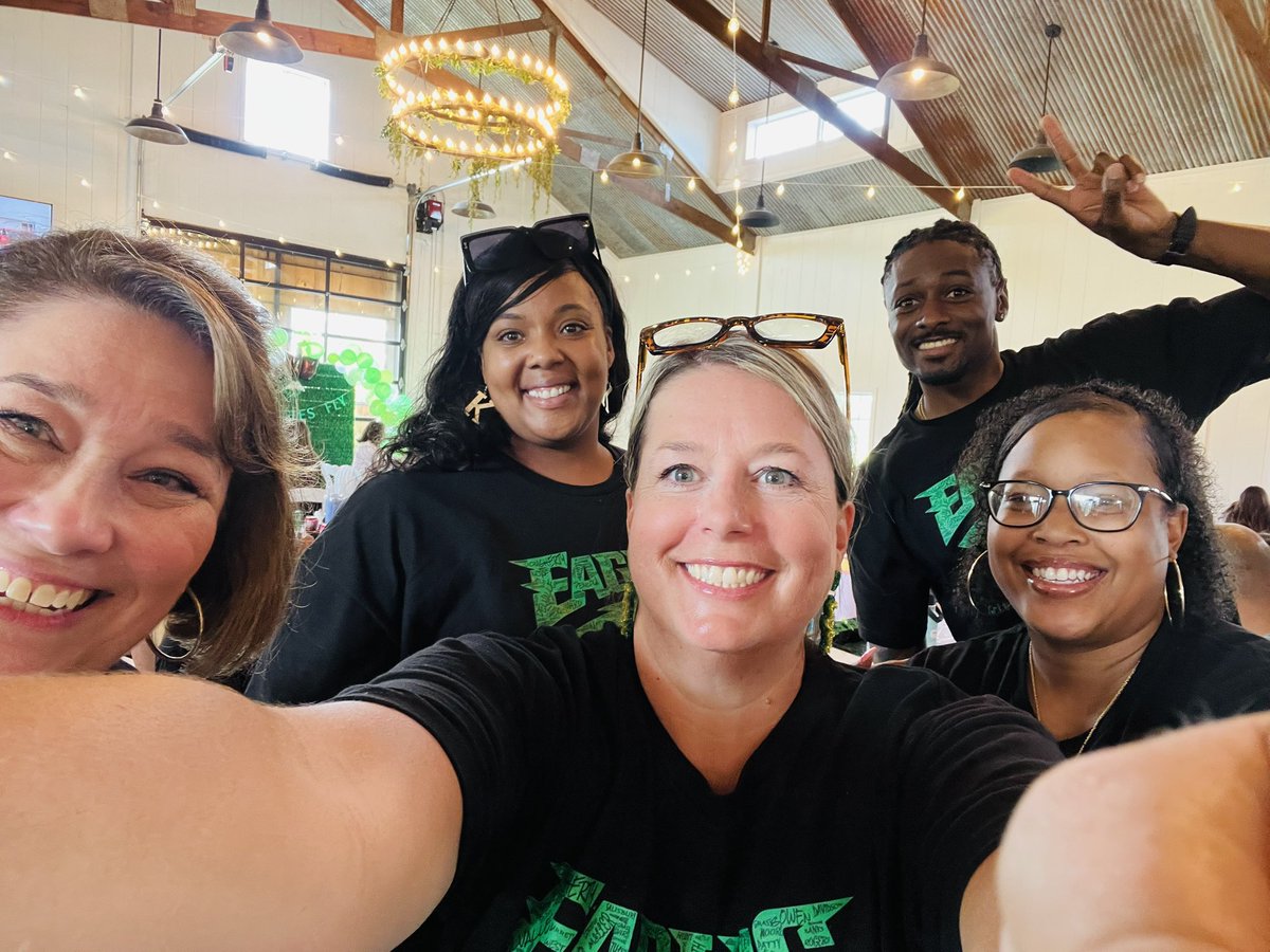 Mr.Bennett (@dbennett2d) on Twitter photo What an amazing Opening Day <a href="/EESeaglesPCS/">Eastern Elementary</a> with guest speaker <a href="/stevelassiter/">Dr. Steve M. Lassiter Jr.</a> today was beyond amazing !! I LOVE this SCHOOL DISTRICT!!! This is home !! What an amazing Opening Day <a href="/EESeaglesPCS/">Eastern Elementary</a> with guest speaker <a href="/stevelassiter/">Dr. Steve M. Lassiter Jr.</a> today was beyond amazing !! I LOVE this SCHOOL DISTRICT!!! This is home !!
