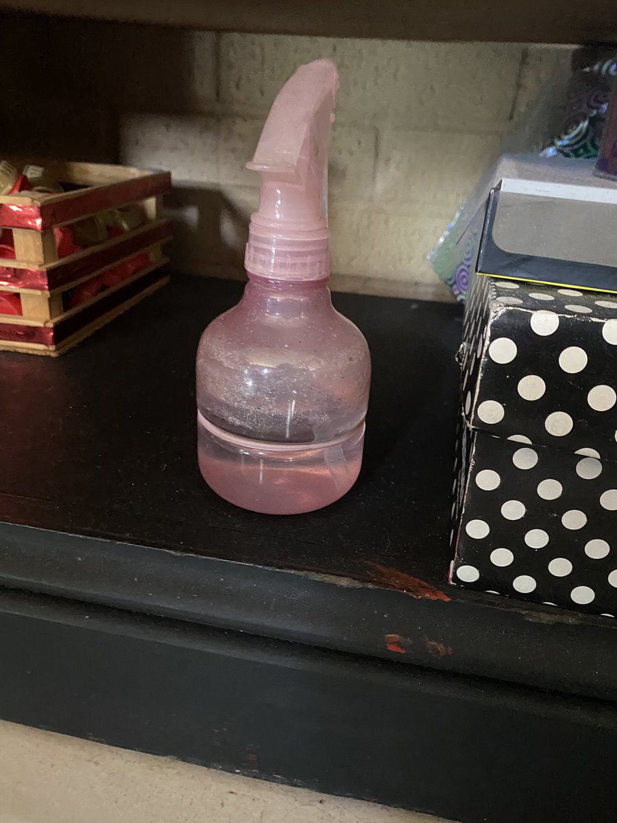 Screwline65_'s tweet photo. @teng0_hambr Jajaja ya deja el nopor gg, es un rociador de agua jajaja https://t.co/liP7TnhGqs
