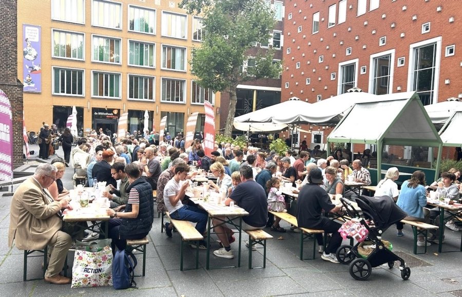 Indische gemeenschap Nijmegen herdenkt en kijkt verder met Sama Nimma: voorgoed verbonden met de stad nieuwsuitnijmegen.nl/Nieuws/19732/i…