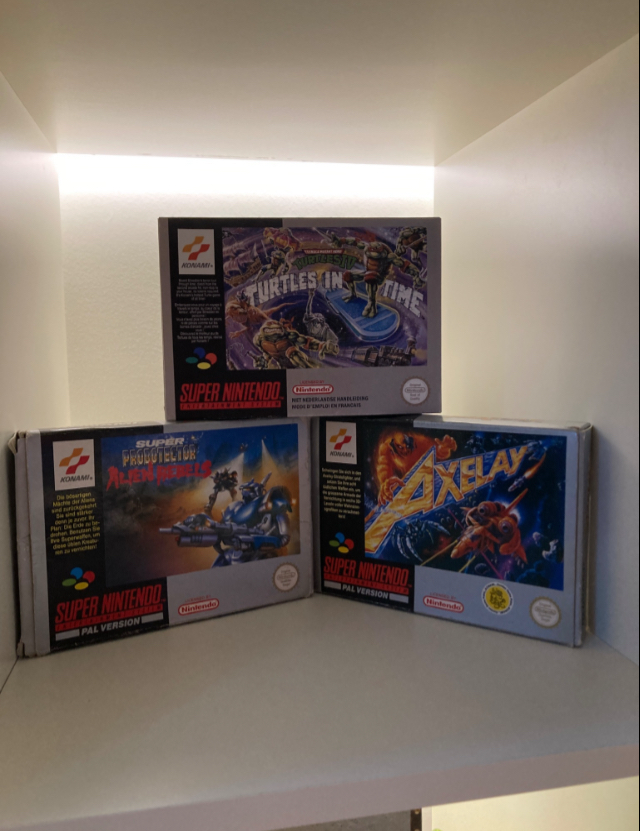 Gerade noch knapp zum Retromontag: Highlights von Konami aus der Sammlung auf dem SNES😍
-Turtles in Time
-Super Probotector 
-Axelay

Drei Hammer-Games, die ich alle in meinen Top 50 der besten Spiele aller Zeiten habe 😍🕹️💯
#gaming