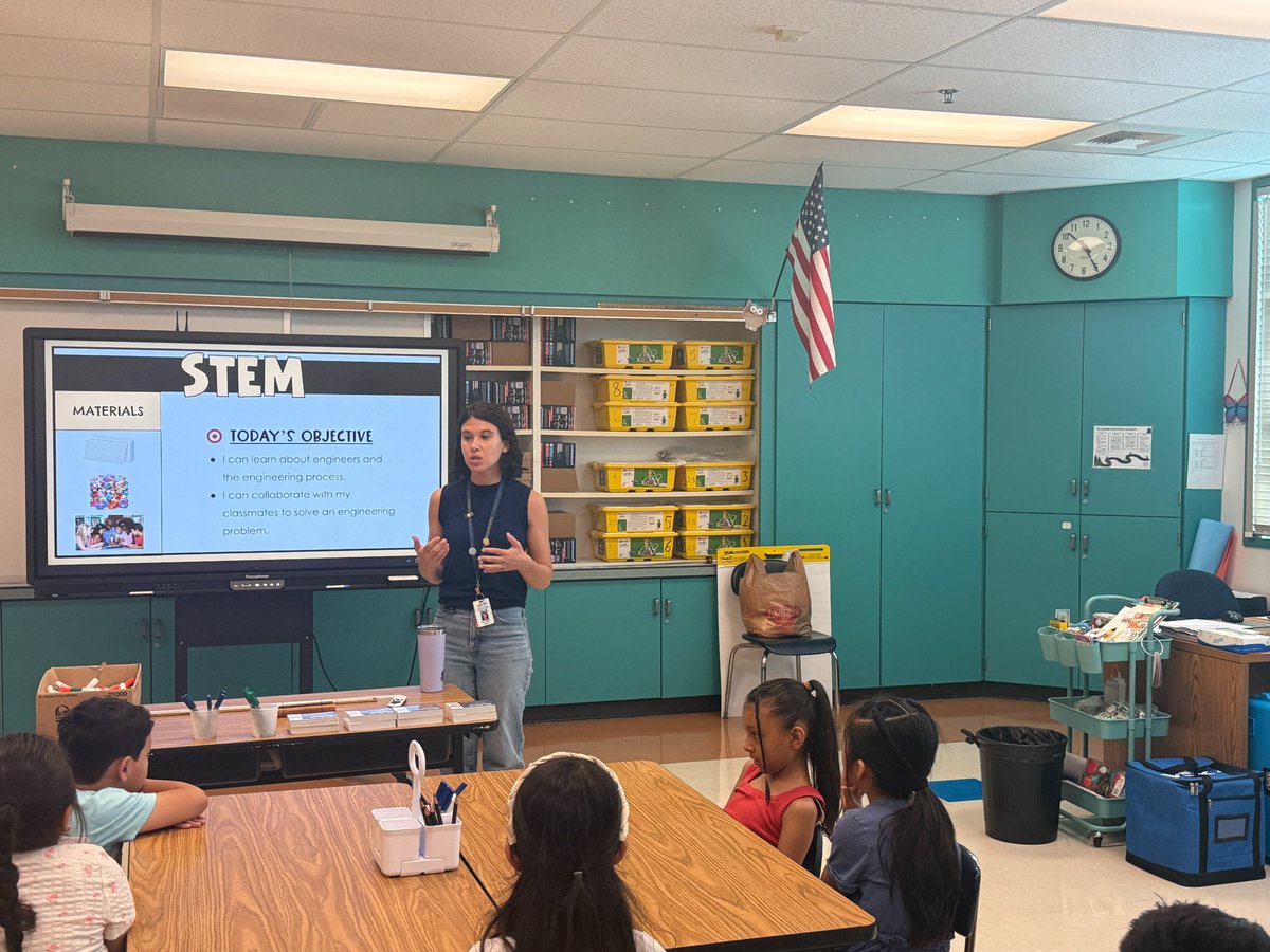 Engagement, rigor, and the craft of teaching on full display at Hollywood Elementary School. With the support of the Educational Transformation Office and partners who support coaching, STEAM labs, and music rooms, these Owls are ready to soar! 
#InspiringGreatness