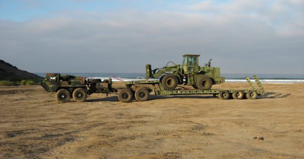 TankTransporter's tweet photo. NEWS: #TankTransportNews #Axles #BrakeSafety #Class8Trailer Major $49M EnTrans Marine Corps Contract Drives Off‑Road Trailer Upgrades https://t.co/JnfS0m0Vg3 https://t.co/EBSd0KCXOk