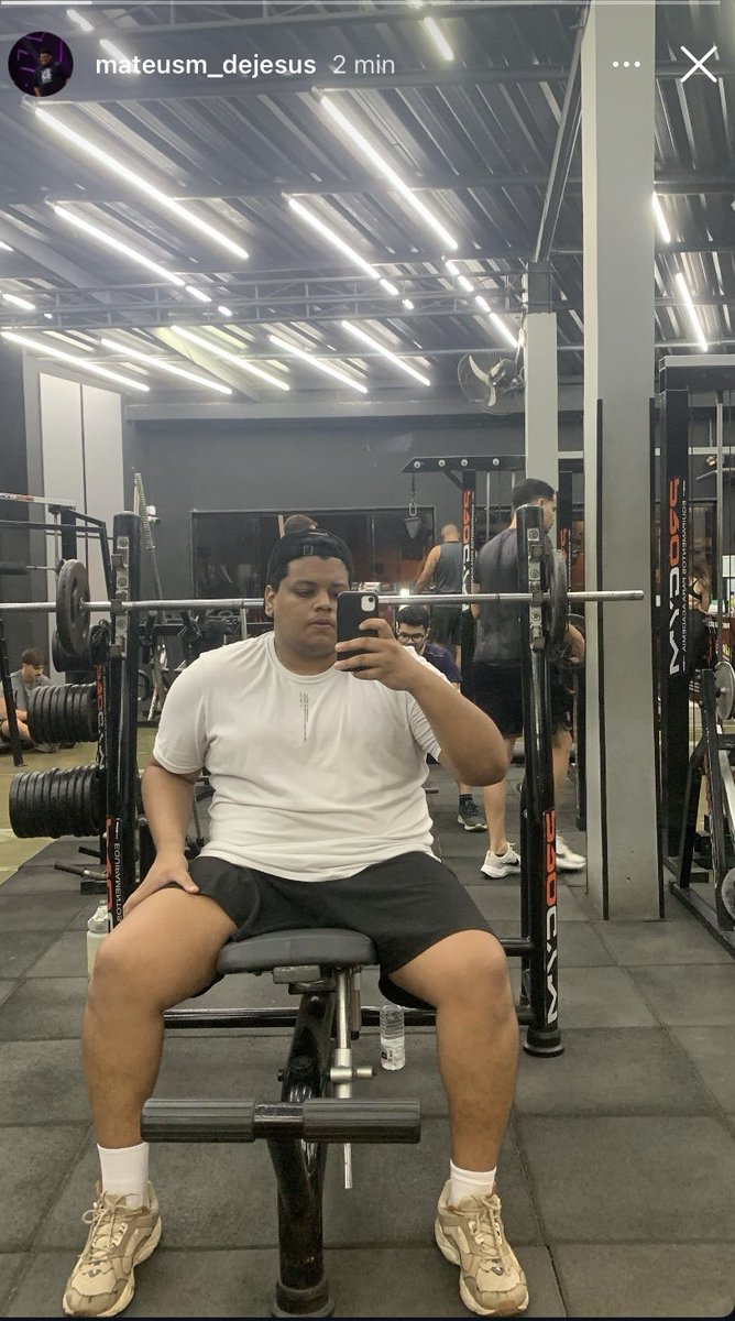 tá no modo tela esticada ele