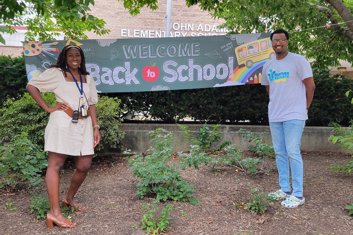 Mr. Gonzalez's first graders enjoyed their first day today. We were also happy to have school board member, Abdulahi Abdalla visit John Adams for our #ACPSfirstdays #JARootsandBlooms #BeEAGER
