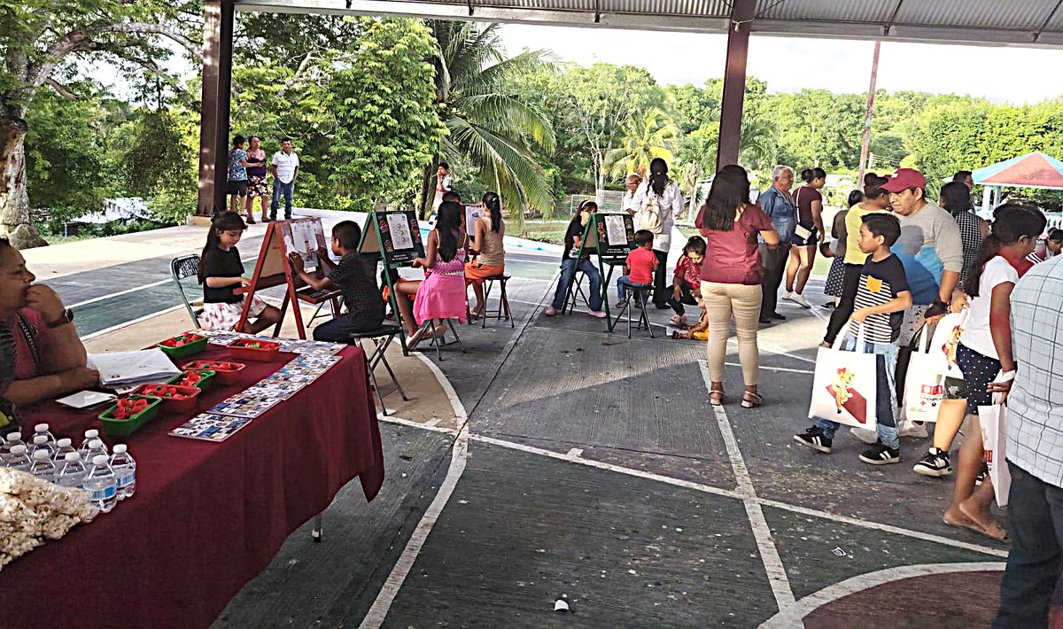 apicampeche's tweet image. 🚔A través de la Dirección de Vinculación de la #Apicam, participamos en la Estación de Prevención del Delito y Participación Ciudadana, que se llevó a cabo en la localidad de Los Ángeles, #Calakmul. ¡Seguimos sumando esfuerzos con la #SPSC por un Campeche seguro!