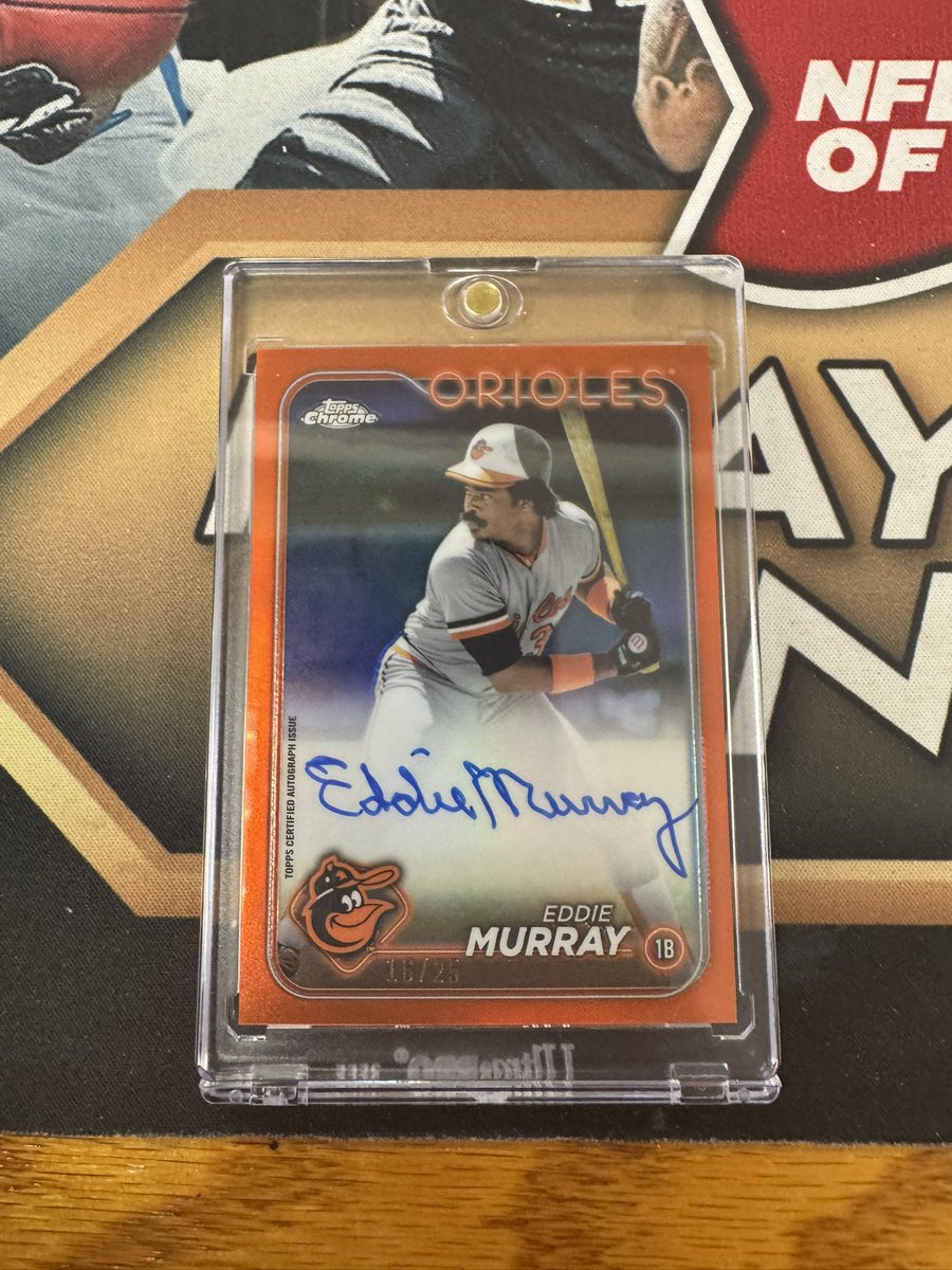 ALTPEPEEEEEEE's tweet photo. 2024 Topps Chrome Eddie Murray Orange refractor auto 🥵🥵🥵 

$250 shipped https://t.co/T0CAAPvFrY