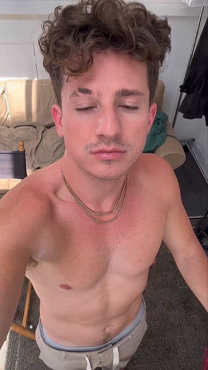 mustymalecelebs's tweet photo. musty white men > https://t.co/ywpKvmObwL